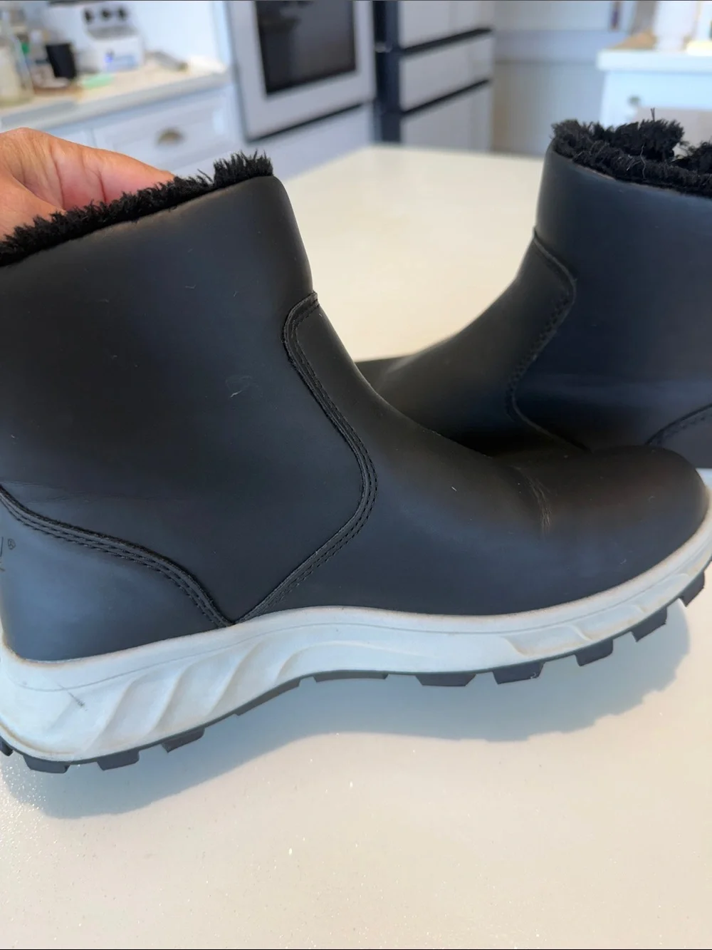 Khombu Winter Ankle Boots with Faux Fur Lining 7M